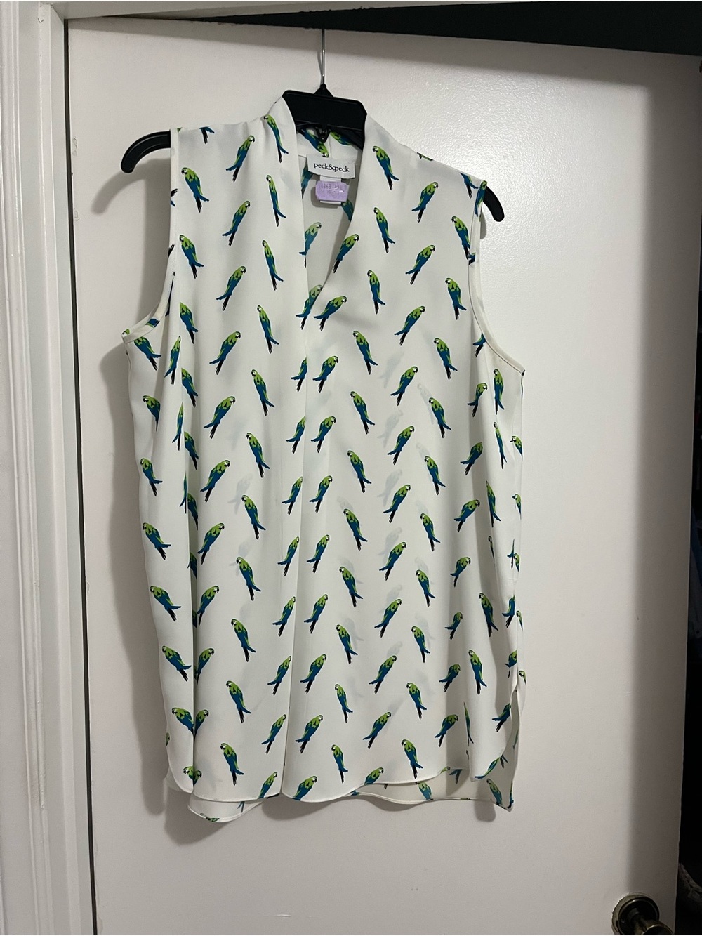 Peck & Peck White Sleeveless Camisole with Blue & Green Parrot Print